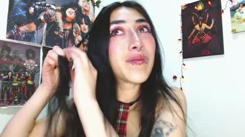 Snapshot of asterothxznikki chatting on 12/23/24, 07:06 Asterothxznikki online show from 12/23/24, 07:06