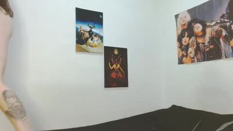 Snapshot of asterothxznikki chatting on 01/11/26, 02:16 Asterothxznikki online show from 01/11/26, 02:16