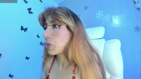 Snapshot of asterothxznikki chatting on 02/25/26, 02:32 Asterothxznikki online show from 02/25/26, 02:32