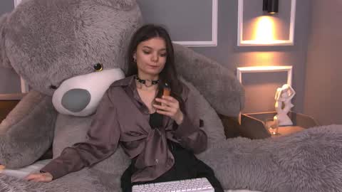 Snapshot of asterquinn chatting on 03/11/25, 09:48 Aster Quinn online show from 03/11/25, 09:48