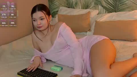 Snapshot of asterquinn chatting on 05/23/26, 12:42 Aster Quinn online show from 05/23/26, 12:42