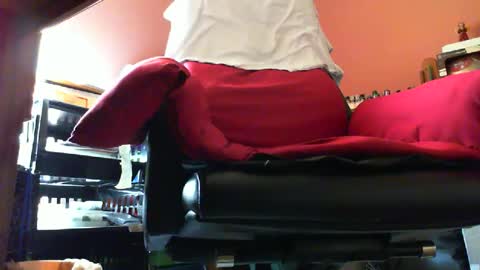 Snapshot of astiff1foru chatting on 02/16/25, 02:10 astiff1foru online show from 02/16/25, 02:10