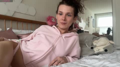 Snapshot of astorialove chatting on 04/04/26, 06:05 AstoriaLove online show from 04/04/26, 06:05