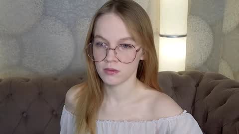 Snapshot of astra_lis chatting on 01/17/25, 11:59 Astra  online show from 01/17/25, 11:59