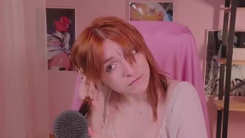Snapshot of astra_lis chatting on 09/23/25, 12:08 Astra  online show from 09/23/25, 12:08