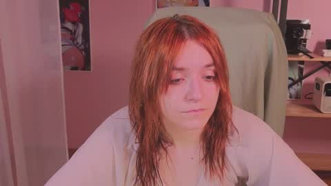 Snapshot of astra_lis chatting on 10/16/25, 12:39 Astra  online show from 10/16/25, 12:39