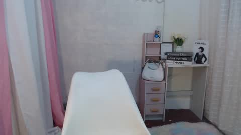 Anna online show from 02/14/25, 06:19