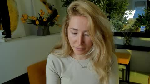 astramonroe online show from 10/08/25, 07:50