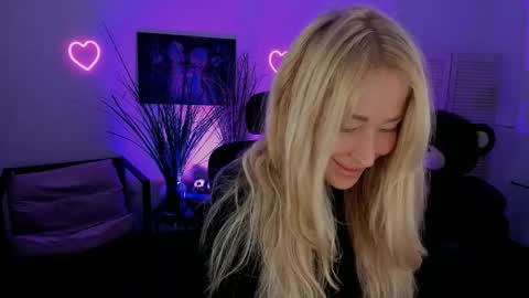 Snapshot of astramonroe chatting on 04/03/26, 01:14 astramonroe online show from 04/03/26, 01:14