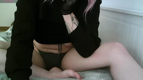 Snapshot of astrasluttyhole chatting on 06/14/26, 02:24 Astra online show from 06/14/26, 02:24