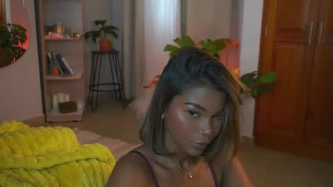 Snapshot of astrea_1 chatting on 01/16/26, 05:17 Astrea online show from 01/16/26, 05:17