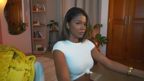 Snapshot of astrea_1 chatting on 01/18/26, 02:37 Astrea online show from 01/18/26, 02:37