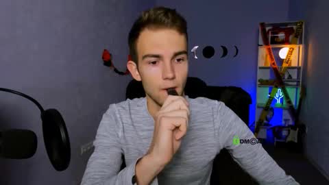 Snapshot of astren_villo chatting on 11/01/25, 06:37 astren online show from 11/01/25, 06:37