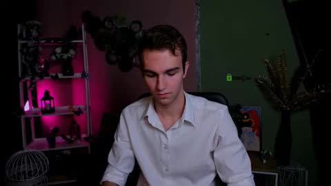 Snapshot of astren_villo chatting on 11/18/25, 09:08 astren online show from 11/18/25, 09:08