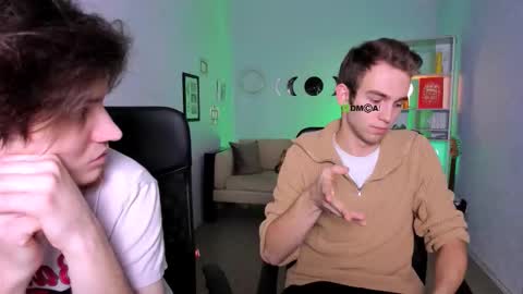 Snapshot of astren_villo chatting on 12/04/25, 06:44 astren online show from 12/04/25, 06:44