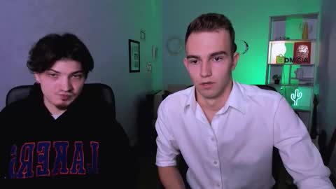 Snapshot of astren_villo chatting on 12/15/25, 01:15 astren online show from 12/15/25, 01:15