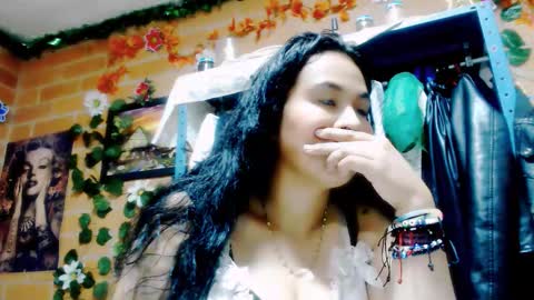 astrid_hauser66 online show from 11/04/25, 04:11