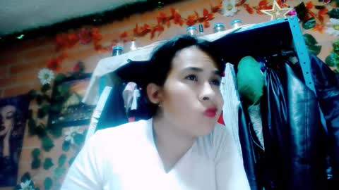 astrid_hauser66 online show from 11/08/25, 04:34