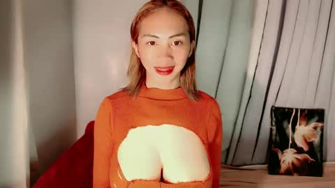 Snapshot of astrid_khalifa chatting on 02/13/25, 01:37 Astrid online show from 02/13/25, 01:37