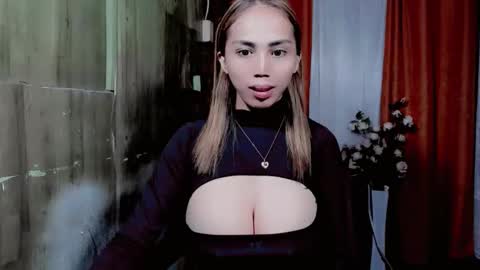 Snapshot of astrid_khalifa chatting on 10/01/25, 04:35 Astrid online show from 10/01/25, 04:35