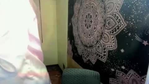 Snapshot of astrid_khalifa chatting on 04/23/26, 12:04 Astrid online show from 04/23/26, 12:04