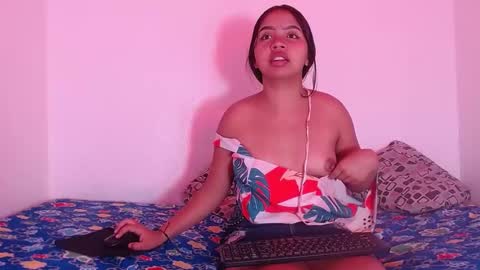 Snapshot of astridvagina18 chatting on 12/30/24, 08:25 ASTRID online show from 12/30/24, 08:25