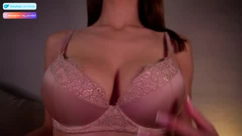 Snapshot of astridwet chatting on 04/04/26, 12:24 Astrid online show from 04/04/26, 12:24