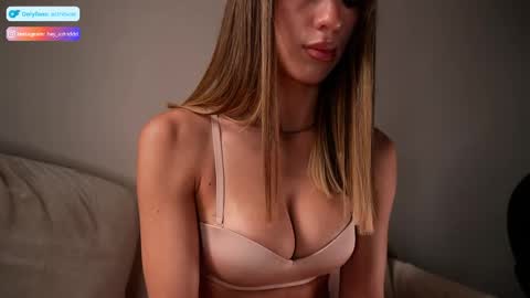 Snapshot of astridwet chatting on 04/14/26, 01:28 Astrid online show from 04/14/26, 01:28