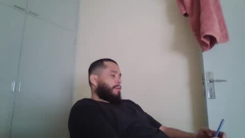 Snapshot of astro_boy_01 chatting on 04/05/26, 06:27 astro_boy_01 online show from 04/05/26, 06:27