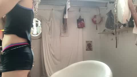 Snapshot of astrodoll chatting on 05/30/26, 11:51 Astro Doll online show from 05/30/26, 11:51