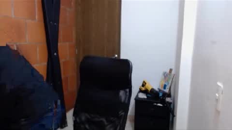Snapshot of astton_nick chatting on 03/04/25, 02:17 Nick Astton online show from 03/04/25, 02:17