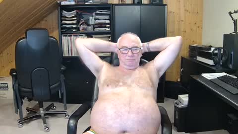 asusandy online show from 12/30/24, 01:26