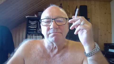 asusandy online show from 10/23/25, 01:32