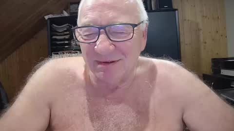 asusandy online show from 11/16/25, 01:33