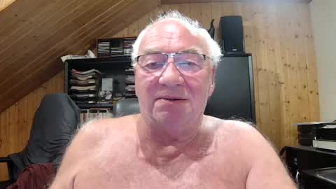 Snapshot of asusandy chatting on 07/03/26, 10:16 asusandy online show from 07/03/26, 10:16
