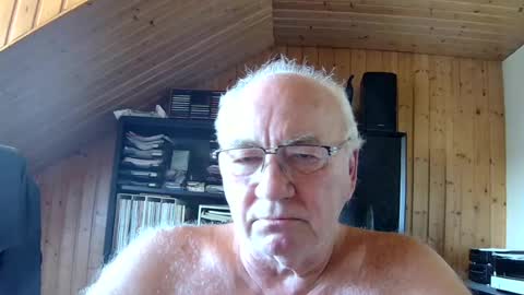 Snapshot of asusandy chatting on 07/11/26, 10:40 asusandy online show from 07/11/26, 10:40
