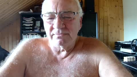 Snapshot of asusandy chatting on 07/14/26, 09:25 asusandy online show from 07/14/26, 09:25