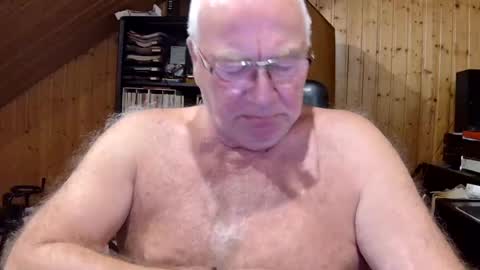 Snapshot of asusandy chatting on 07/20/26, 10:12 asusandy online show from 07/20/26, 10:12