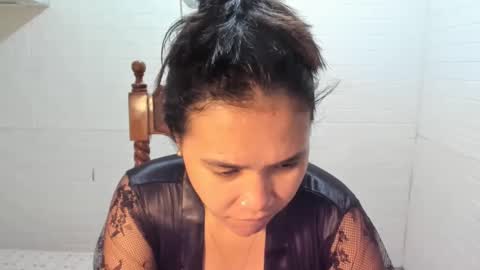 Snapshot of asuzaka27 chatting on 12/19/24, 10:13 asuzaka27 online show from 12/19/24, 10:13