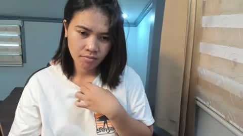 Snapshot of asuzaka27 chatting on 01/19/25, 05:05 asuzaka27 online show from 01/19/25, 05:05