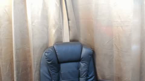 Snapshot of asuzaka27 chatting on 02/04/25, 06:04 asuzaka27 online show from 02/04/25, 06:04