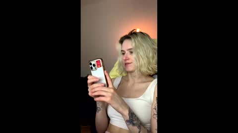 Snapshot of asya_new chatting on 12/03/25, 02:37 asya_new online show from 12/03/25, 02:37