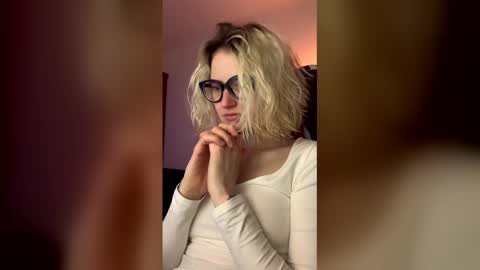 Snapshot of asya_new chatting on 12/20/25, 04:47 asya_new online show from 12/20/25, 04:47