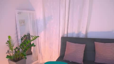 Snapshot of atena676 chatting on 10/01/25, 01:22 atena676 online show from 10/01/25, 01:22