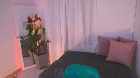 Snapshot of atena676 chatting on 10/17/25, 02:04 atena676 online show from 10/17/25, 02:04