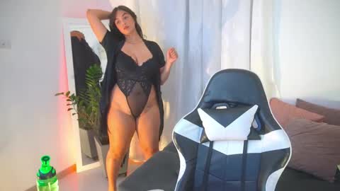 Snapshot of atena676 chatting on 11/13/25, 01:37 atena676 online show from 11/13/25, 01:37