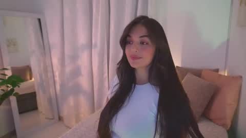 Snapshot of atena676 chatting on 04/10/26, 01:44 atena676 online show from 04/10/26, 01:44