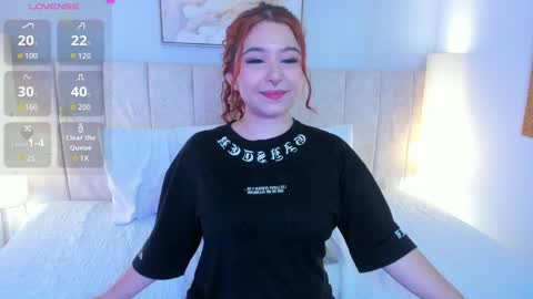 Snapshot of atena_cuteee chatting on 11/15/25, 07:10 sofia online show from 11/15/25, 07:10