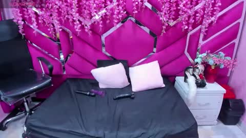 atena_glow_ online show from 02/14/26, 03:25