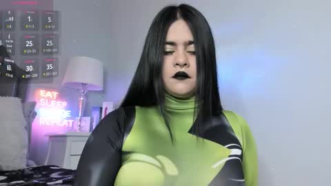 Snapshot of atena_hill chatting on 09/27/25, 08:03 Athena online show from 09/27/25, 08:03